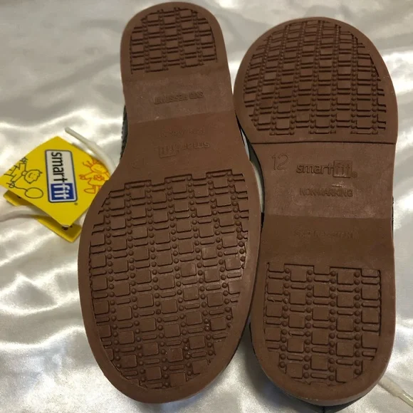 Smartfit N.W.T. Kids' Black and White Saddle Shoes.Girls Vintage Retro 1950’S - Picture 4 of 8